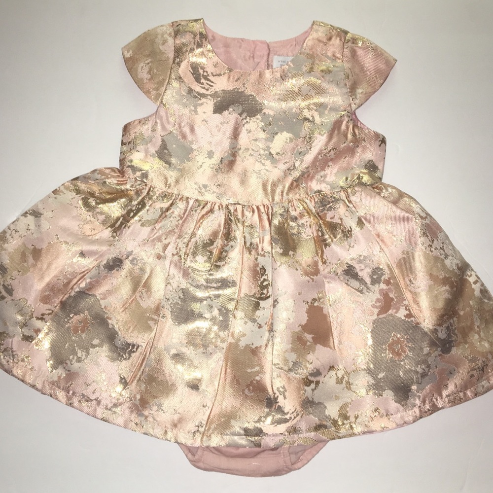 Girl’s Peach Dress Children’s Place Size 9-12m